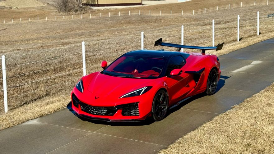 2024 Corvette Supercharged E-Ray - front 3/4 view