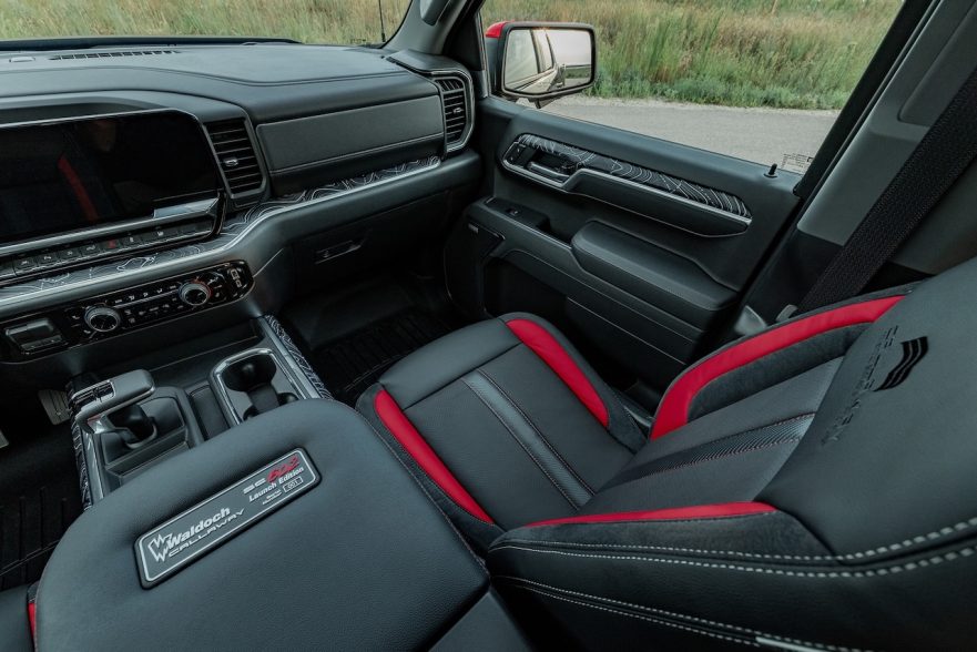 Waldoch-Callaway Silverado Launch Edition - Interior Waldoch-Callaway Silverado Launch Edition - Badging/Exh Tips